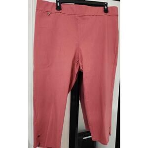 Women's Liz Claiborne Studio Cropped Pants. NEW. Size 16.